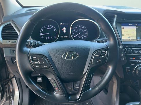 Used 2017 Hyundai Santa Fe Sport FWD image 11