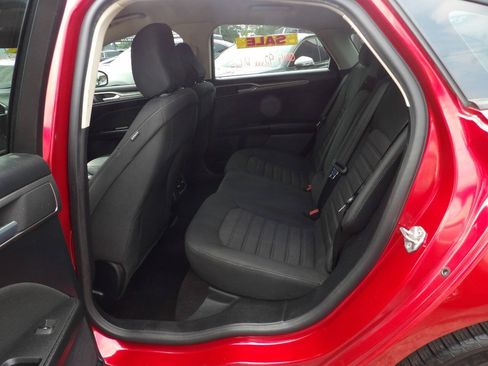 Used 2020 Ford Fusion SE FWD image 10