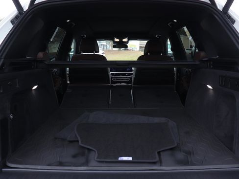 Used 2024 BMW X5 M60i image 18