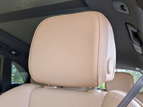 Certified 2024 Porsche Macan AWD/4WD image 6