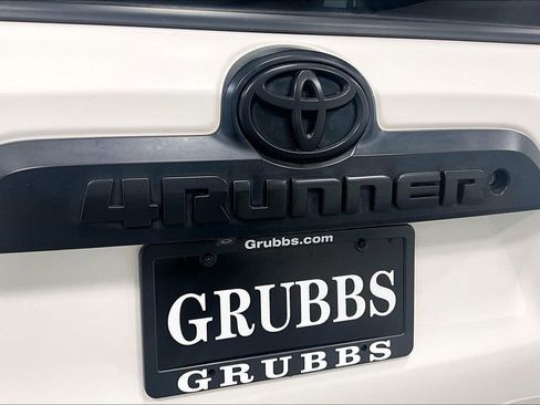 Used 2019 Toyota 4Runner TRD Off-Road Premium AWD/4WD image 32