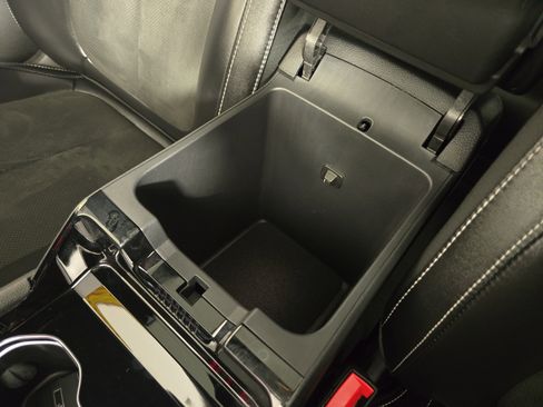 Used 2023 Jeep Grand Cherokee Altitude image 31