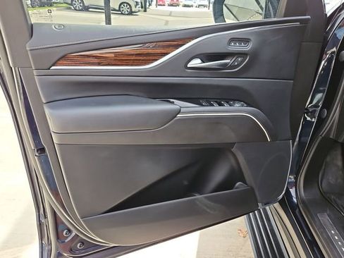 Used 2021 Cadillac Escalade ESV Premium Luxury w/ Driver Assist Tech Package image 20