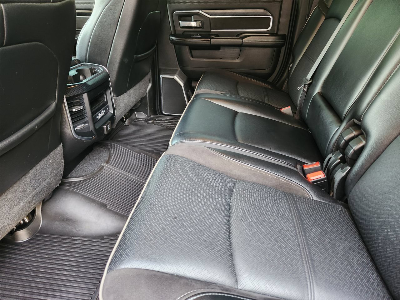 Used 2023 RAM 3500 Laramie AWD/4WD image 29