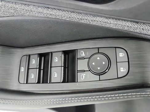 Used 2023 Nissan Rogue SV FWD image 17