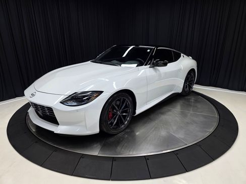 Used 2023 Nissan Z w/ Floor Mat Package (L93) RWD image 9