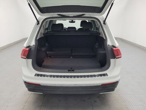Used 2021 Volkswagen Tiguan SE w/ Panoramic Sunroof Package FWD image 29