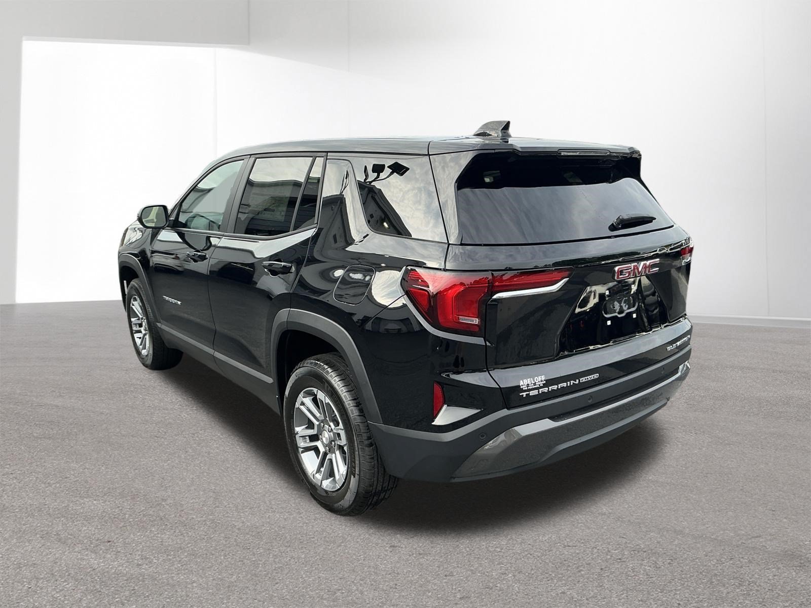 New 2026 GMC Terrain Elevation w/ LPO, Floor Liner Package AWD/4WD image 5