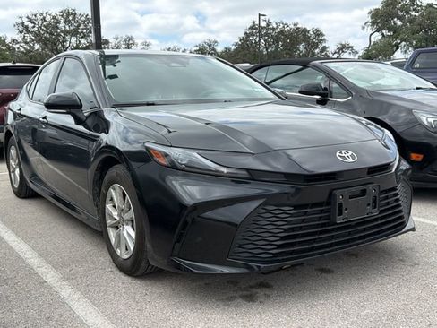 Used 2025 Toyota Camry LE w/ Convenience Package FWD image 3
