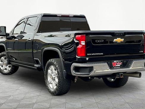 Used 2022 Chevrolet Silverado 2500 LTZ w/ LTZ Plus Package AWD/4WD image 4
