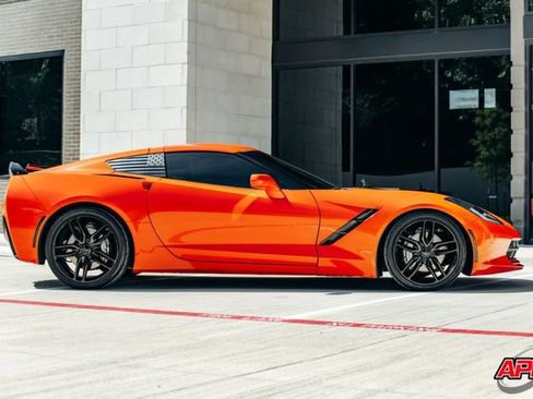 Used 2019 Chevrolet Corvette Stingray Coupe w/ Carbon Flash Badge Package RWD image 62