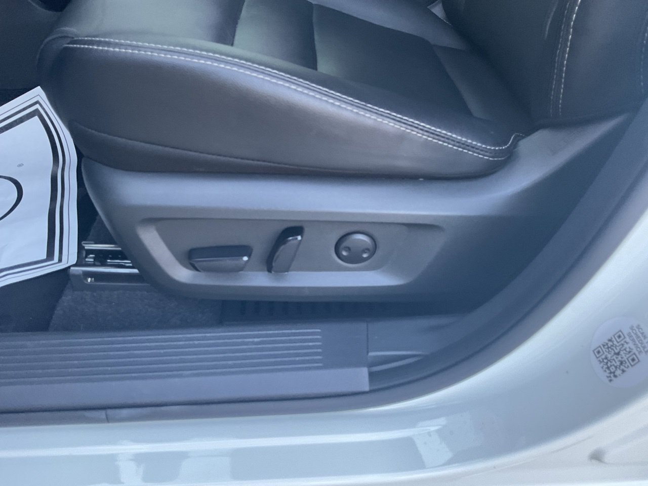 Used 2023 Nissan Rogue SL FWD image 8