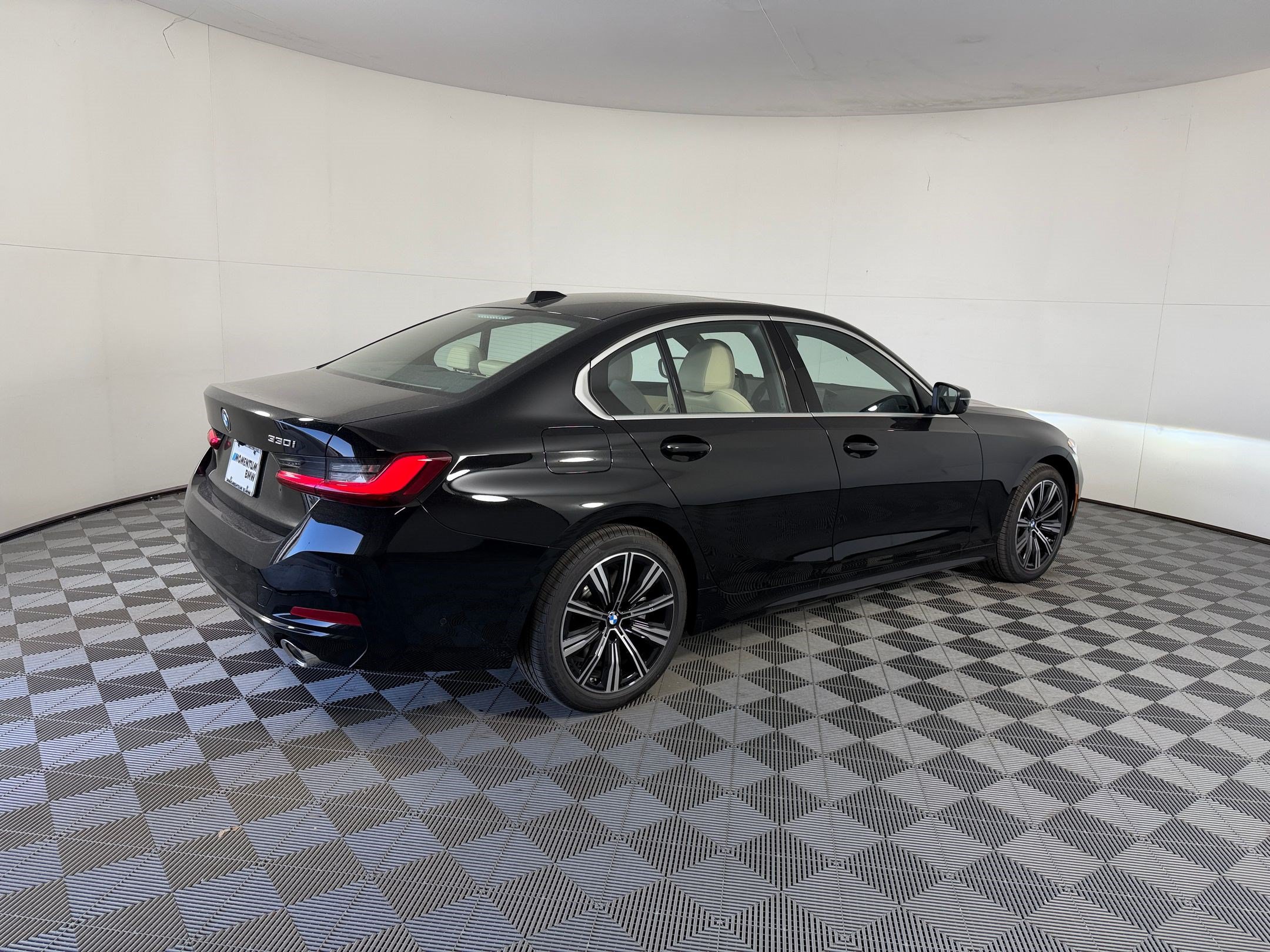 Used 2026 BMW 330i Sedan w/ Premium Package RWD image 9