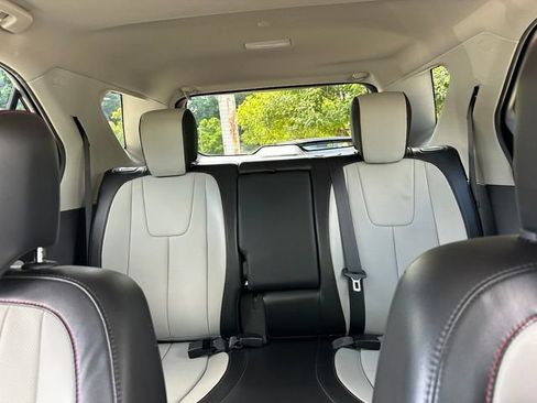 Used 2017 Chevrolet Equinox Premier w/ Enhanced Convenience Package FWD image 18