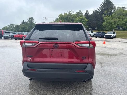 Used 2021 Toyota RAV4 XLE Premium AWD/4WD image 4