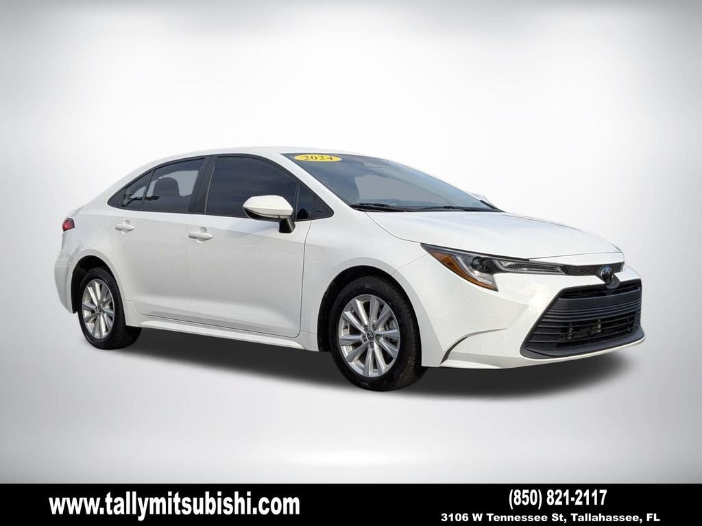 Used 2024 Toyota Corolla LE w/ LE Convenience Package FWD image 1