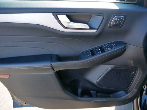 Certified 2024 Ford Escape Platinum image 9