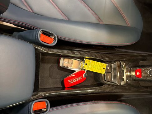Used 2018 Ferrari 488 Spider image 39