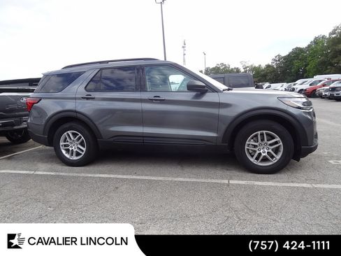 Used 2026 Ford Explorer Active AWD/4WD image 6