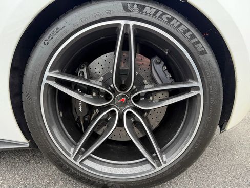 Used 2017 McLaren 570S image 39