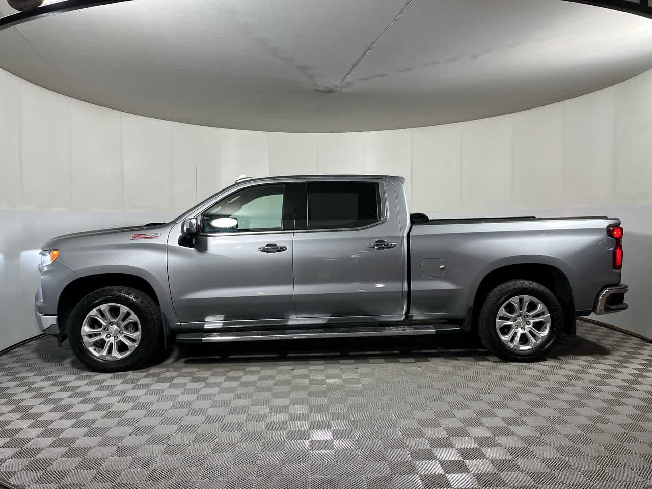 Used 2024 Chevrolet Silverado 1500 LTZ AWD/4WD image 5