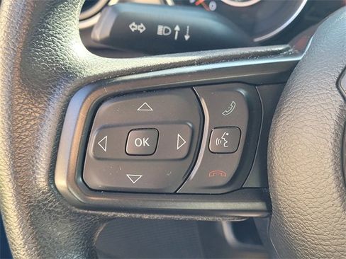 Used 2021 Jeep Gladiator Sport image 15