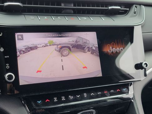 New 2026 Jeep Grand Cherokee L Limited w/ Limited Altitude Package image 9