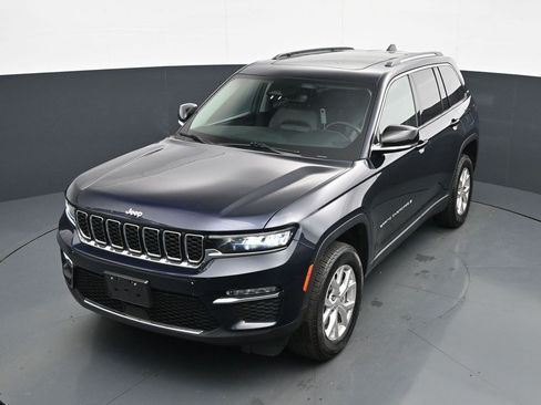 Used 2023 Jeep Grand Cherokee Limited AWD/4WD image 17