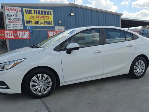 Used 2017 Chevrolet Cruze LS image 1