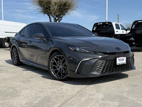 Used 2026 Toyota Camry SE w/ Multimedia Upgrade Package image 2