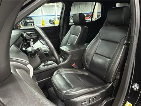 Used 2022 Chevrolet Traverse LT w/ LPO, Blackout Package image 13