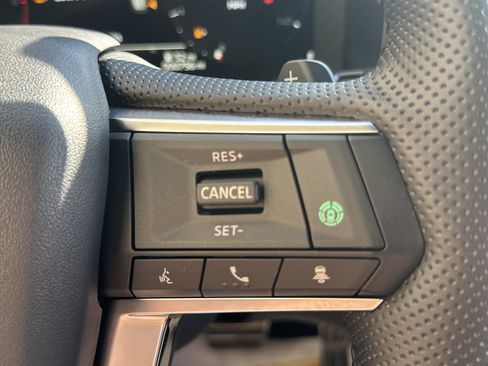 Used 2025 Mitsubishi Outlander SEL AWD/4WD image 22