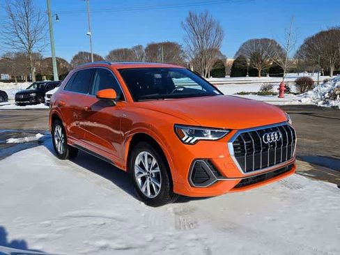 Used 2025 Audi Q3 2.0T Premium w/ Convenience Package image 3