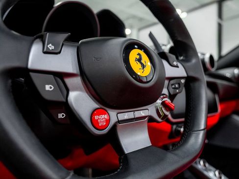 Used 2020 Ferrari Portofino RWD image 44