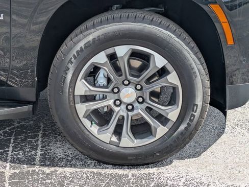 Used 2025 Chevrolet Suburban LT w/ Comfort Package image 12