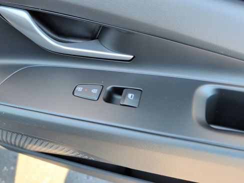 New 2026 Hyundai Elantra Limited FWD image 31