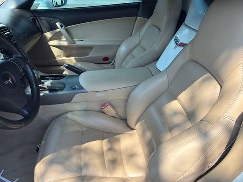Used 2007 Chevrolet Corvette Convertible w/ Preferred Equipment Group RWD image 9