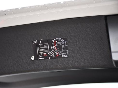 New 2026 Volvo XC90 B6 Plus w/ Protection Package Premier image 30