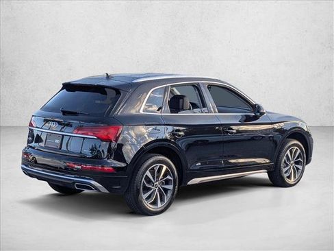 Certified 2025 Audi Q5 2.0T Premium Plus w/ Premium Plus Package image 5