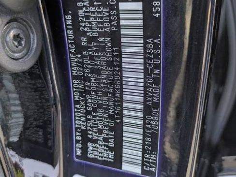 Used 2024 Toyota Camry SE image 33