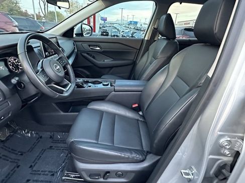 Used 2022 Nissan Rogue SV w/ SV Premium Package image 26