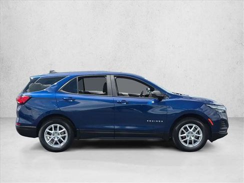 Used 2023 Chevrolet Equinox LS FWD image 4