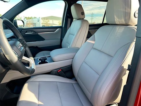 Used 2026 GMC Acadia Elevation w/ Black Edition image 8