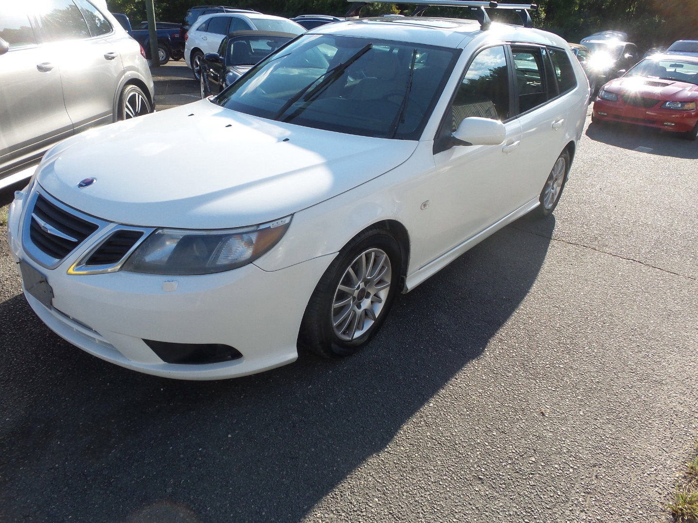Used 2008 Saab 9-3 2.0T w/ Moonroof Package FWD image 2