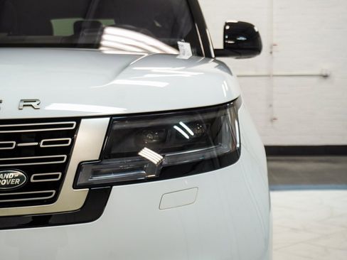 Used 2023 Land Rover Range Rover SE image 15