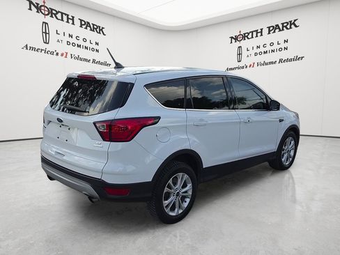 Used 2019 Ford Escape SE FWD image 5