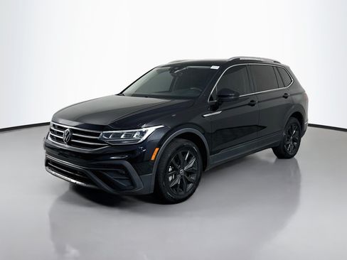 Used 2024 Volkswagen Tiguan SE AWD/4WD image 4