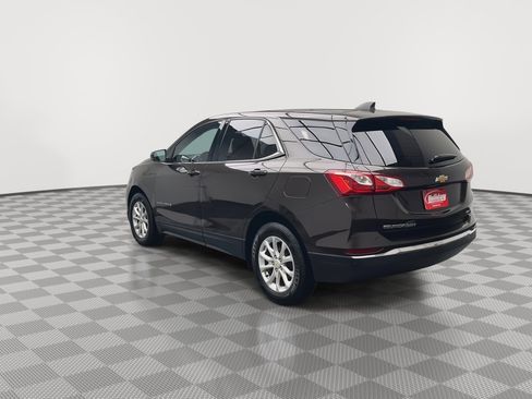 Used 2020 Chevrolet Equinox LT image 2