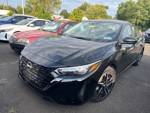 Used 2025 Nissan Sentra SV FWD image 1