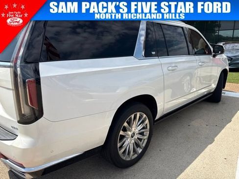 Used 2022 Cadillac Escalade ESV Premium Luxury w/ Performance Package AWD/4WD image 3